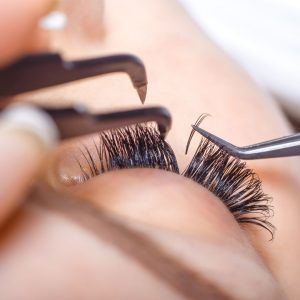 Formación estética profesional extensiones de pestañas